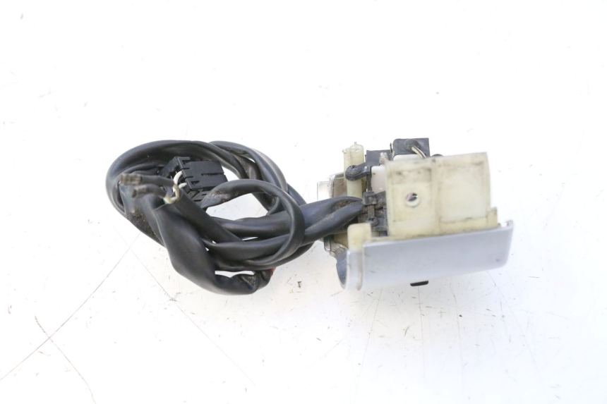 photo de COMMODO DROIT PIAGGIO VESPA PRIMAVERA 2T 50 (2013 - 2018) - Points de fixation