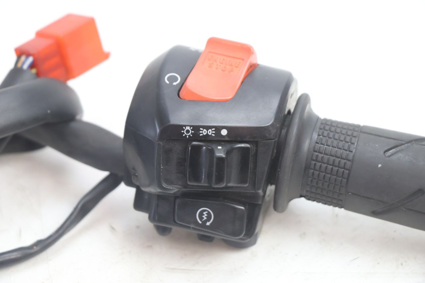 photo de COMMODO DROIT HONDA VFR FI RC46 800 (1998 - 2001) - Détail de la pièce
