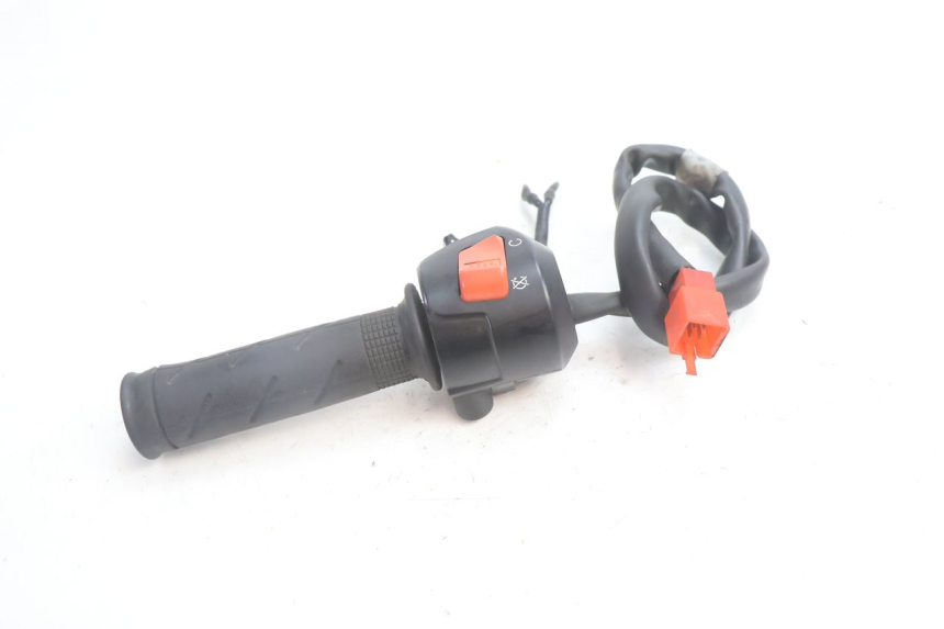 photo de COMMODO DROIT HONDA VFR FI RC46 800 (1998 - 2001) - Gros plan technique