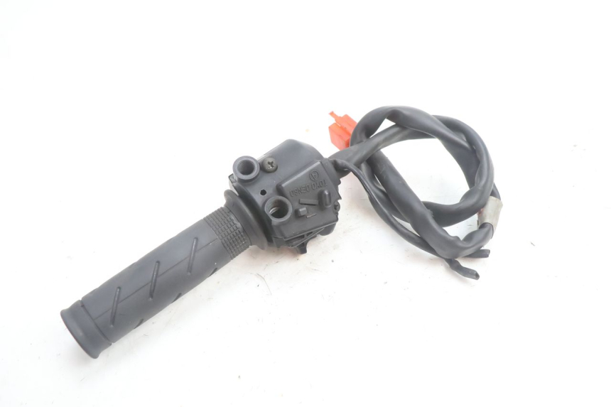 photo de COMMODO DROIT HONDA VFR FI RC46 800 (1998 - 2001) - Vue d’ensemble