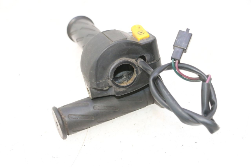 photo de COMMODO DROIT PEUGEOT VIVACITY NEW 2T 50 (2008 - 2017) - Gros plan technique