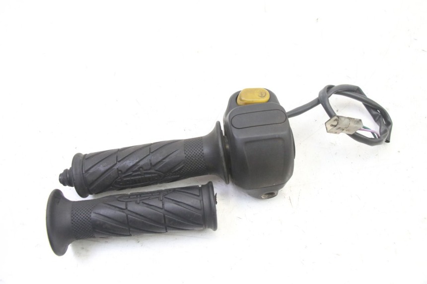 photo de COMMODO DROIT PEUGEOT VIVACITY 50 (2004 - 2009)