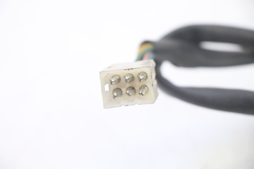 photo de COMMODO DROIT PEUGEOT VIVACITY 100 (1999 - 2008) - Points de fixation