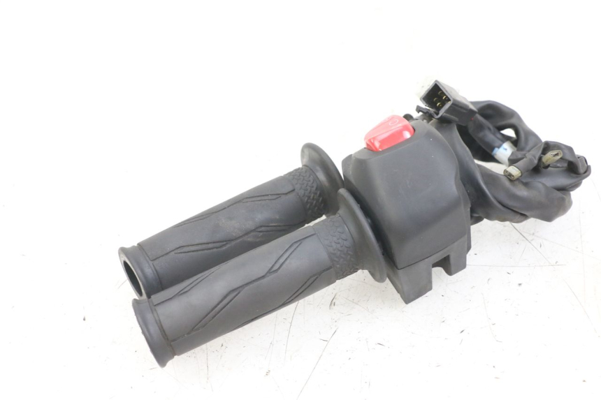 photo de COMMODO DROIT YAMAHA XMAX X-MAX ABS 125 (2017 - 2020)