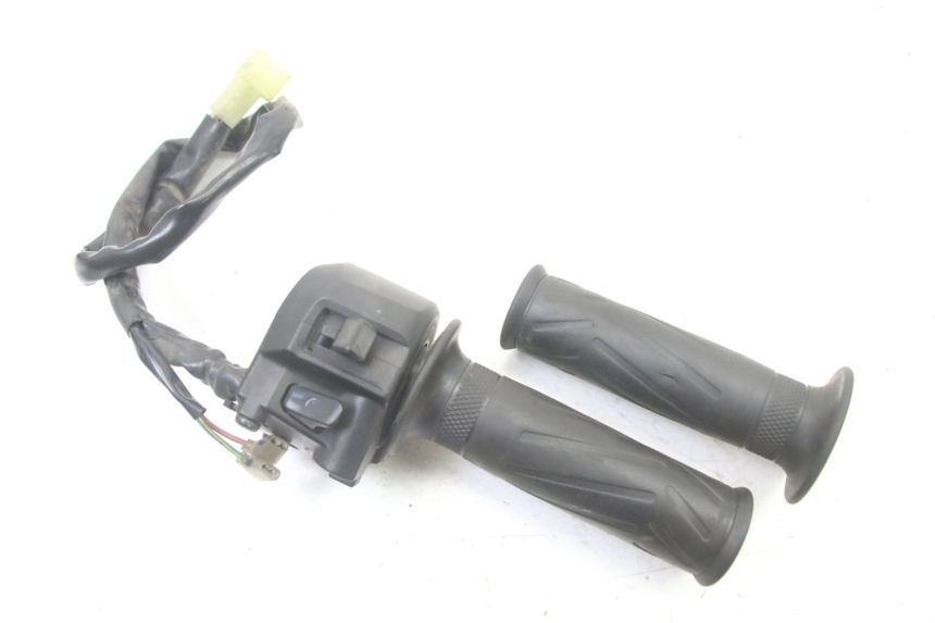 photo de COMMODO DROIT YAMAHA X-MAX XMAX 125 (2010 - 2014)