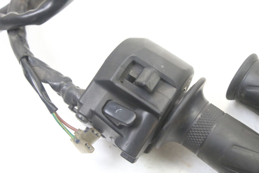 photo de COMMODO DROIT YAMAHA X-MAX XMAX 125 (2010 - 2014)
