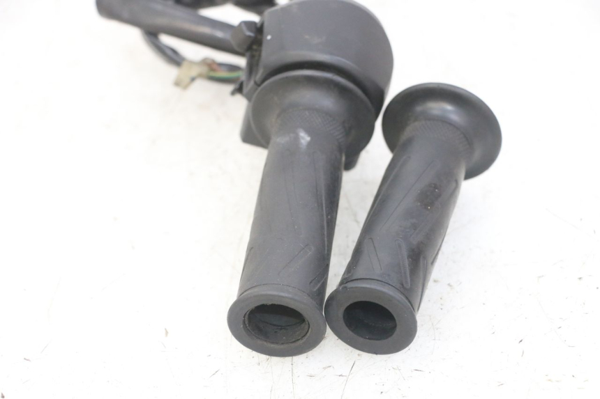 photo de COMMODO DROIT YAMAHA X-MAX XMAX 125 (2010 - 2014)