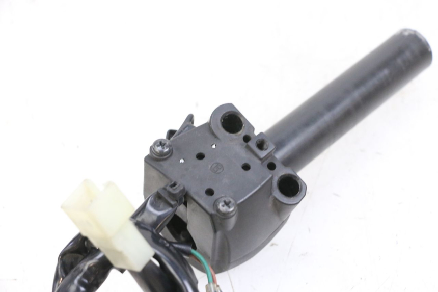 photo de COMMODO DROIT YAMAHA X-MAX XMAX 125 (2010 - 2014) - Détail de la pièce