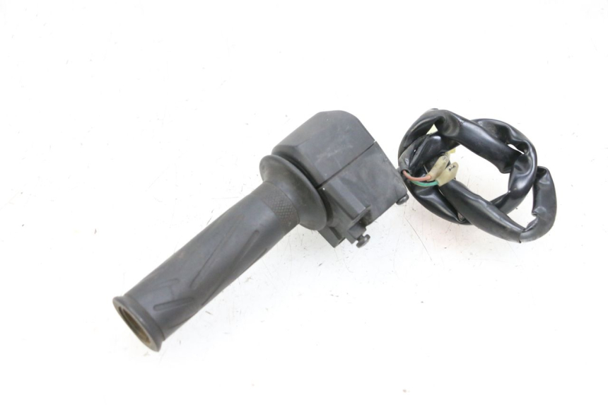 photo de COMMODO DROIT YAMAHA X-MAX XMAX 125 (2010 - 2013) - Zoom état d’usage