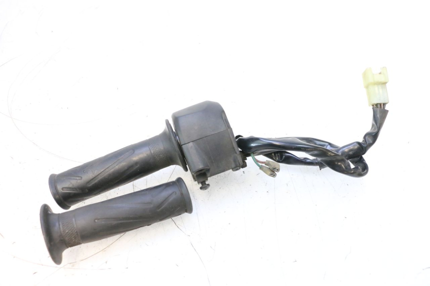 photo de COMMODO DROIT YAMAHA X-MAX XMAX 125 (2010 - 2013) - Vue d’ensemble
