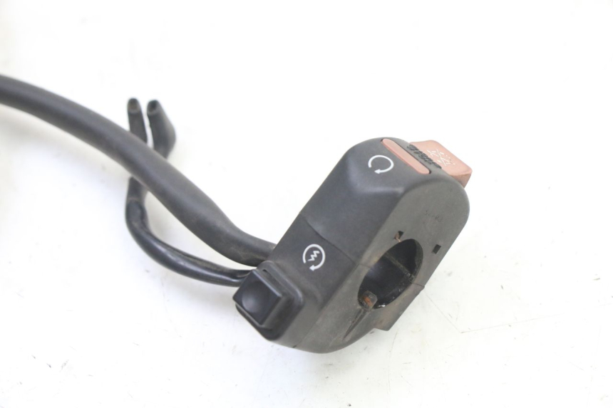 photo de COMMODO DROIT HONDA XLV VARADERO 125 (2000 - 2006)
