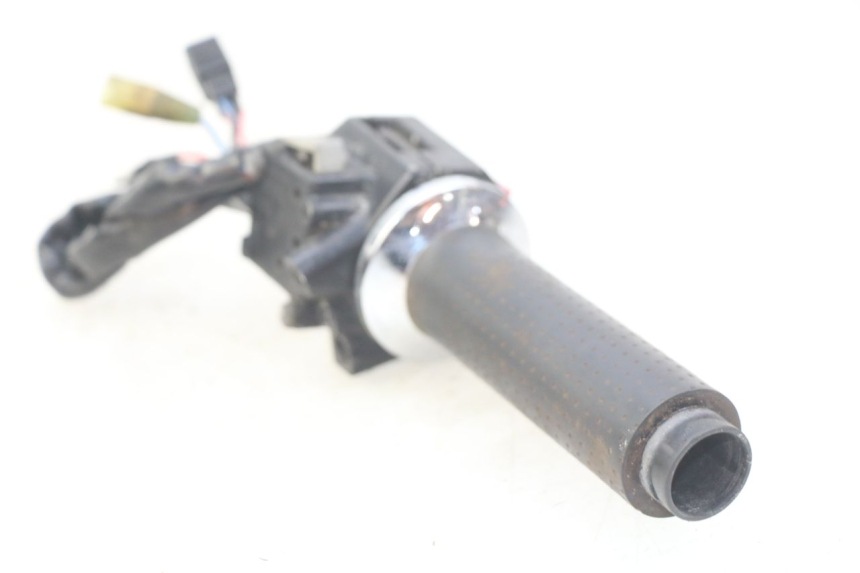 photo de COMMODO DROIT YAMAHA XV VIRAGO 750 (1984 - 1998) - Zoom état d’usage