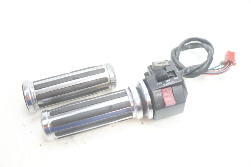 photo de COMMODO DROIT YAMAHA XV VIRAGO 535 (1988 - 2004) - Autre angle de vue