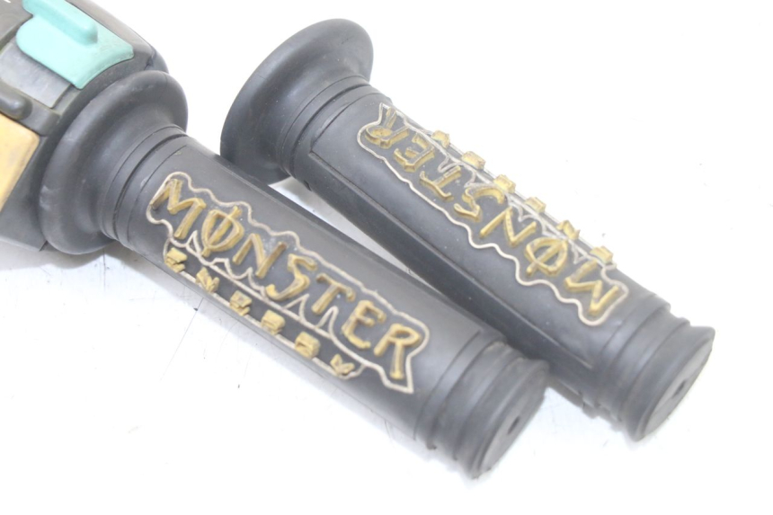 photo de COMMODO DROIT YAMAHA AEROX 50 (1997 - 2006)