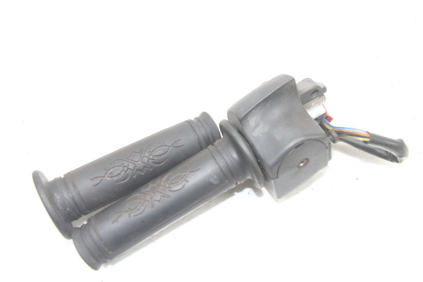 photo de COMMODO DROIT YAMAHA AEROX 50 (1997 - 2006)