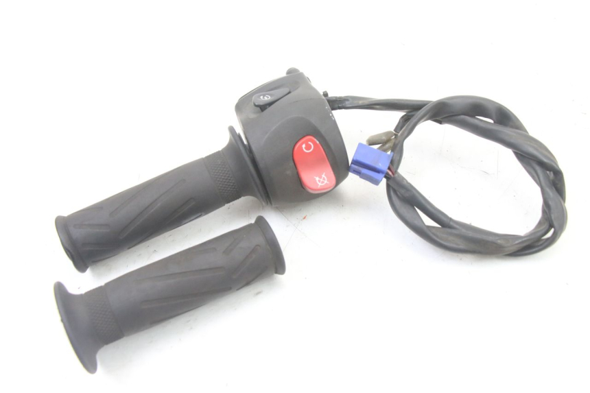 photo de COMMODO DROIT YAMAHA FZ6 FAZER S2 600 (2007 - 2011)