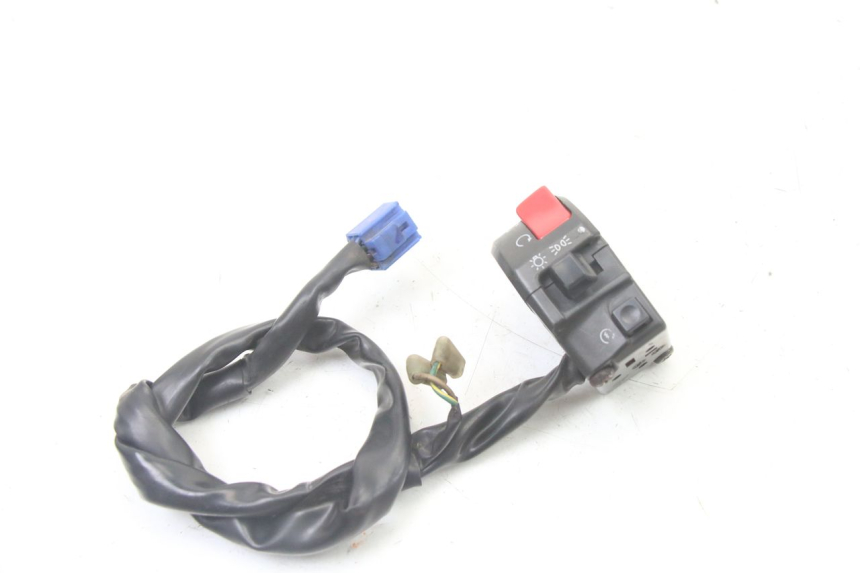 photo de COMMODO DROIT YAMAHA FZS FAZER 600 (2001 - 2003)