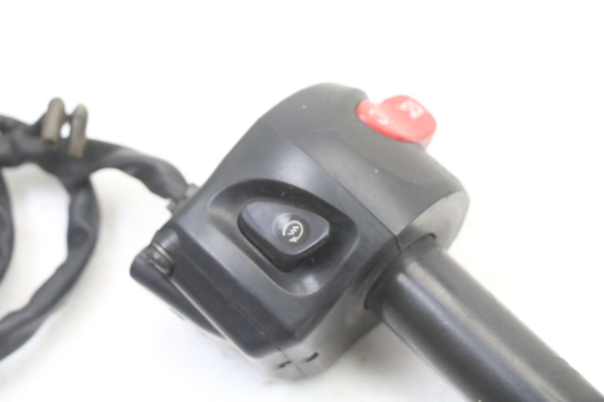 photo de COMMODO DROIT YAMAHA XJ6 600 (2008 - 2016)