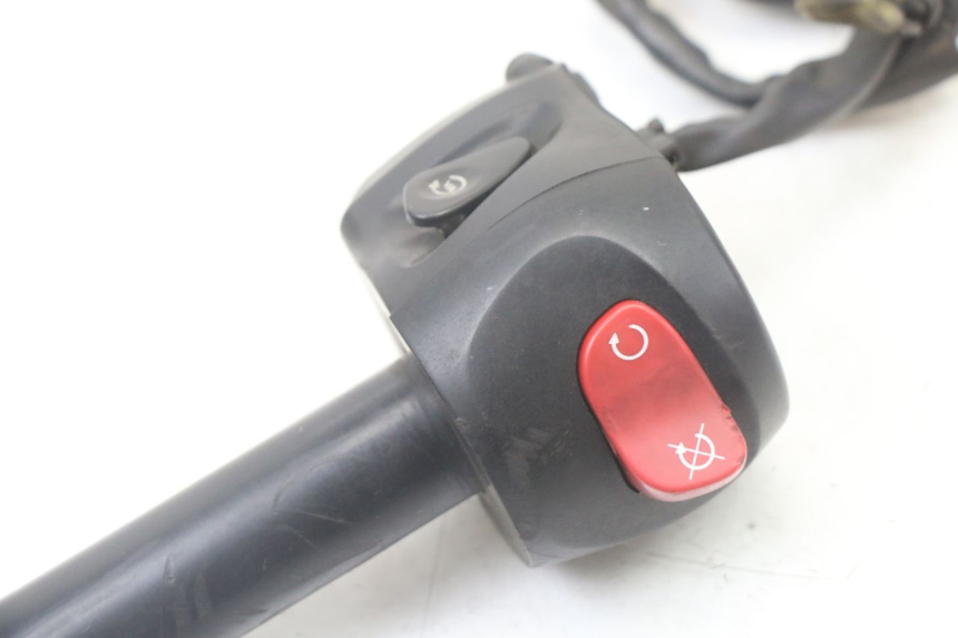 photo de COMMODO DROIT YAMAHA XJ6 600 (2008 - 2016)