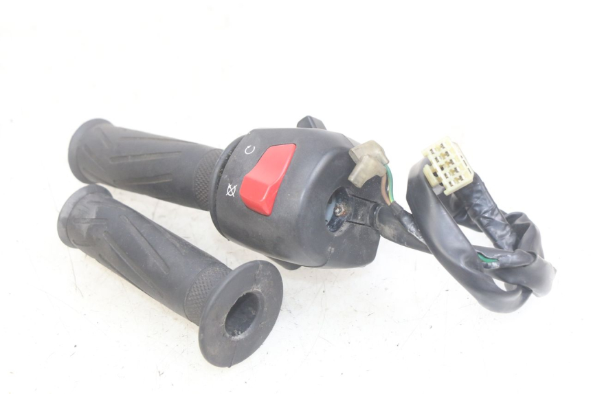 photo de COMMODO DROIT YAMAHA YP MAJESTY 400 (2004 - 2008)