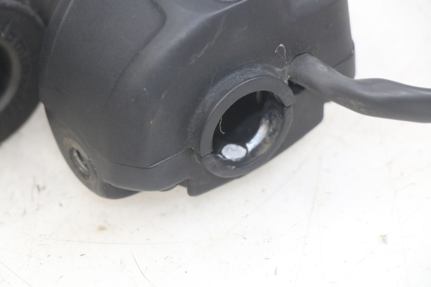 photo de COMMODO DROIT YAMAHA YP MAJESTY 125 (1998 - 2001)