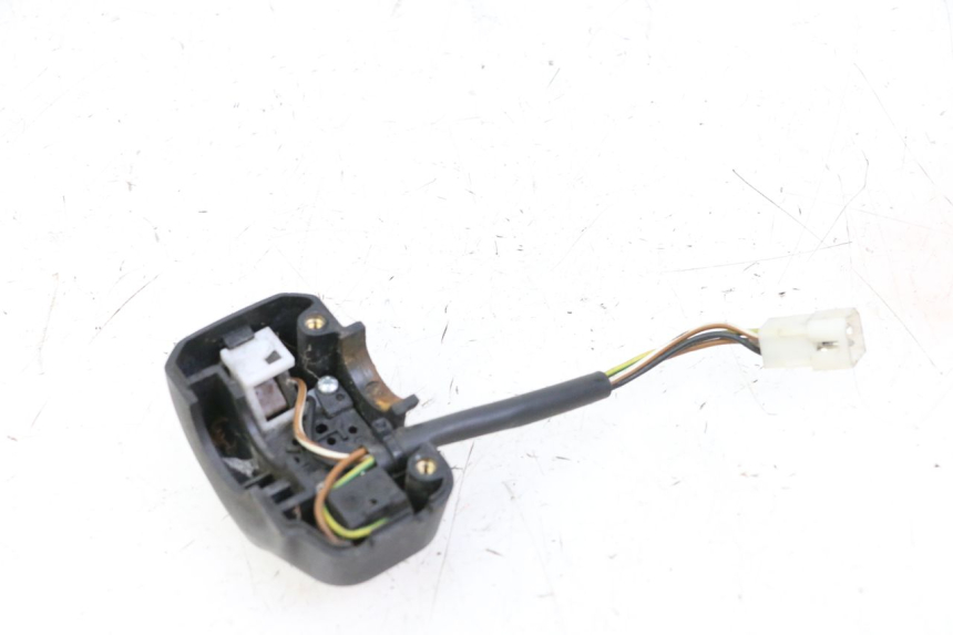 photo de COMMODO DROIT YAMAHA YP MAJESTY 125 (2002 - 2006)