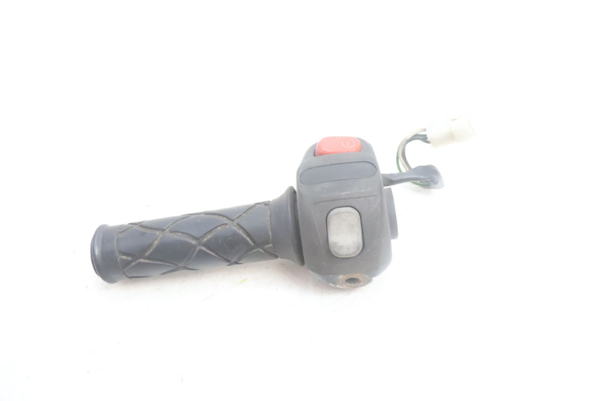 photo de COMMODO DROIT YAMAHA YP MAJESTY 125 (2002 - 2006) - Zoom état d’usage