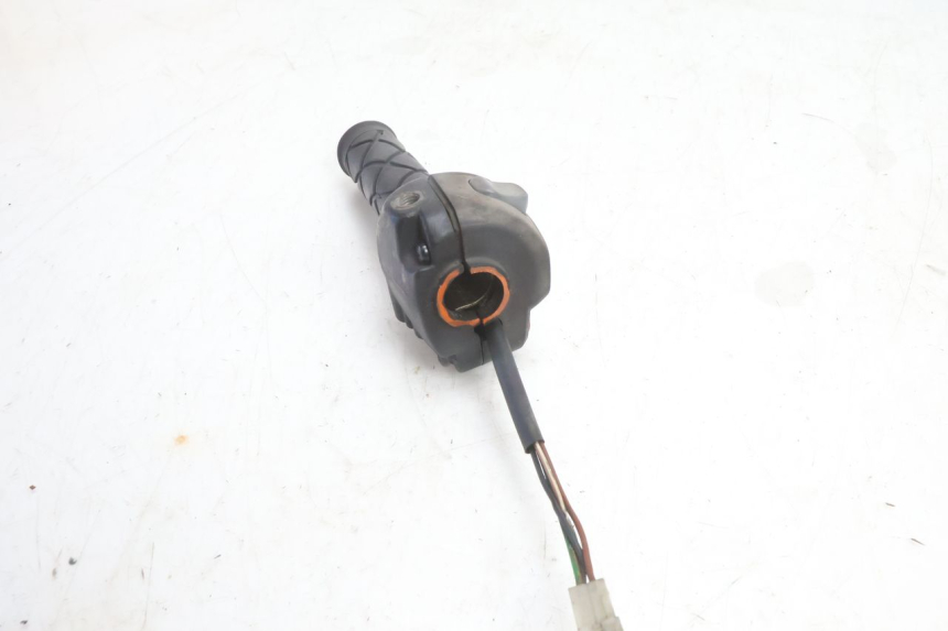 photo de COMMODO DROIT YAMAHA YP MAJESTY 125 (2007 - 2010) - Vue d’ensemble