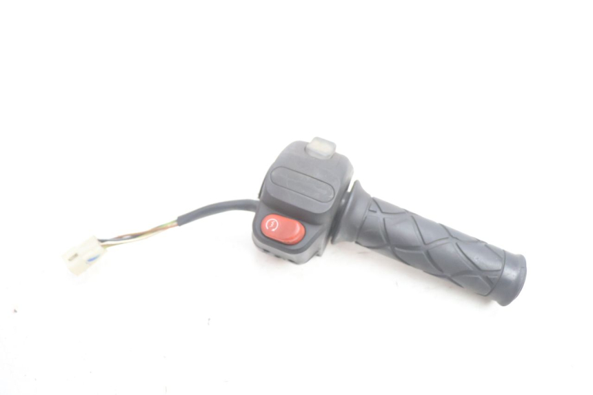 photo de COMMODO DROIT YAMAHA YP MAJESTY 125 (2002 - 2006) - Vue principale