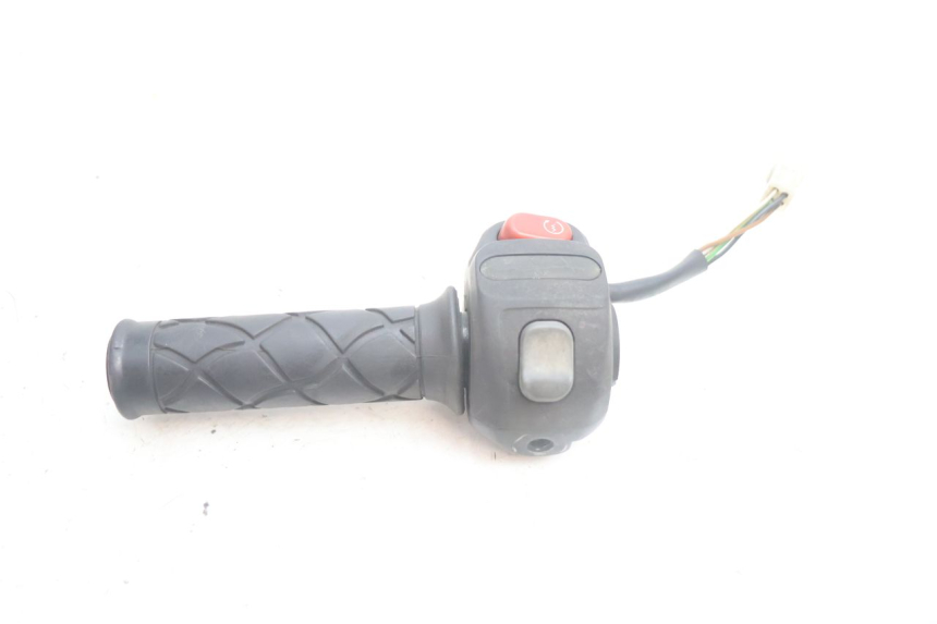 photo de COMMODO DROIT YAMAHA YP MAJESTY 125 (2002 - 2006) - Vue d’ensemble