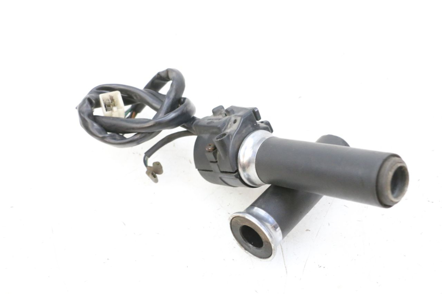 photo de COMMODO DROIT KYMCO ZING 125 (1997 - 2003) - Autre angle de vue