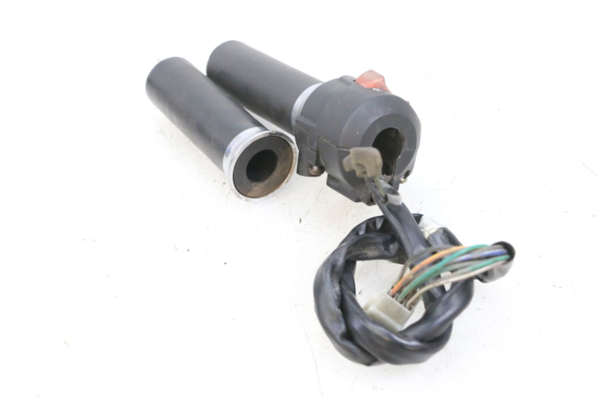 photo de COMMODO DROIT KYMCO ZING 125 (1997 - 2003) - État de surface