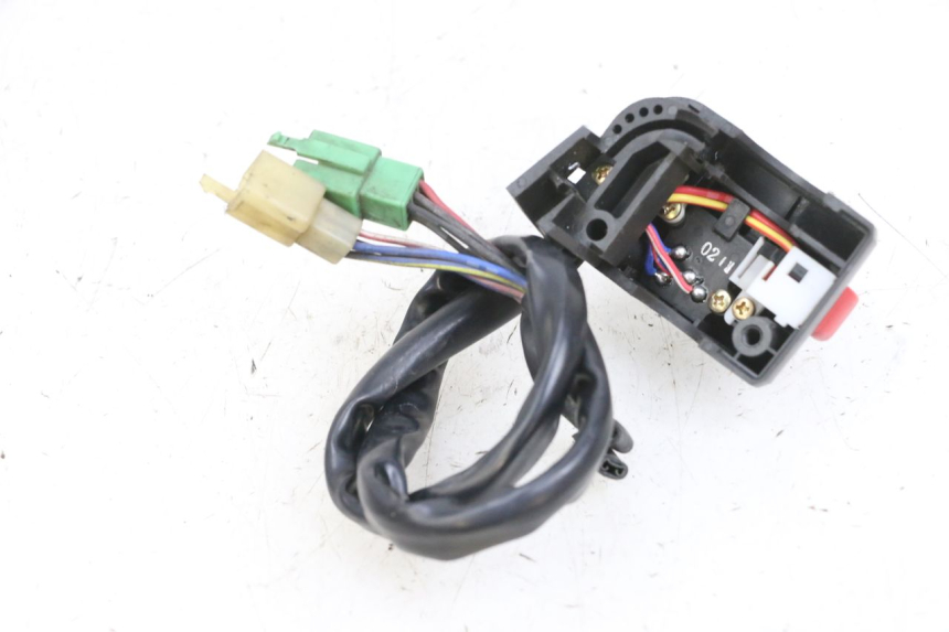 photo de COMMODO DROIT KAWASAKI ZR 7 750 (1999 - 2001) - Gros plan technique