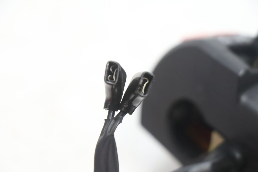 photo de COMMODO DROIT KAWASAKI ZX-6R ZX6R 600 (2000 - 2002) - Gros plan technique