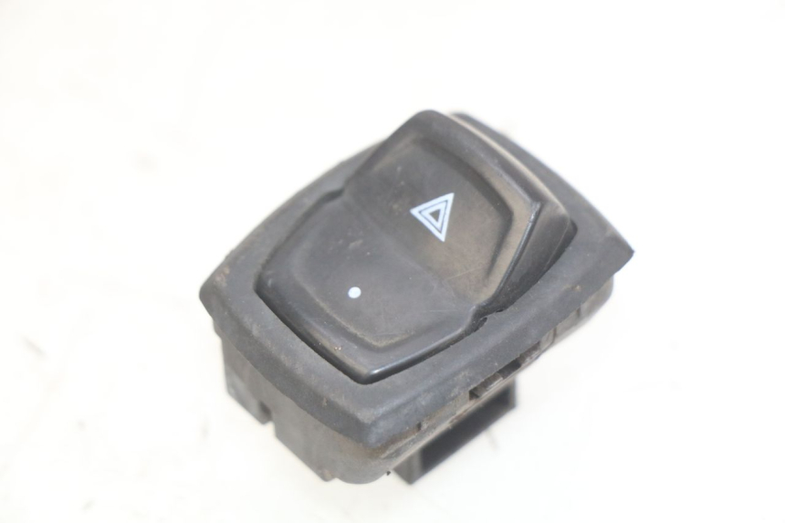 photo de COMMODO FEUX DETRESSE PEUGEOT DJANGO 4T 50 (2014 - 2019)