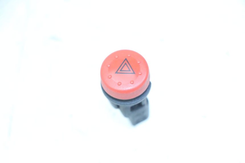 photo de COMMODO FEUX DETRESSE PIAGGIO MP3 LT 300 (2010 - 2016)