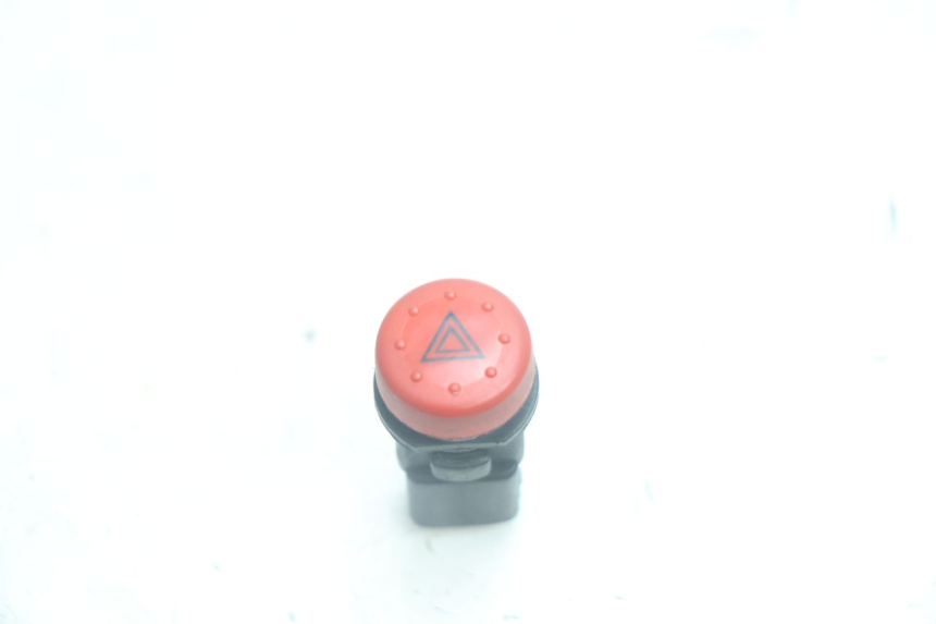 photo de COMMODO FEUX DETRESSE PIAGGIO MP3 125 (2006 - 2014) - Vue principale