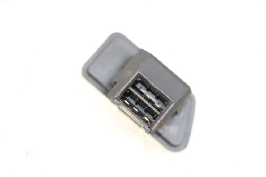 photo de COMMODO FEUX DE DETRESSE YAMAHA XMAX X-MAX 125 (2006 - 2009)