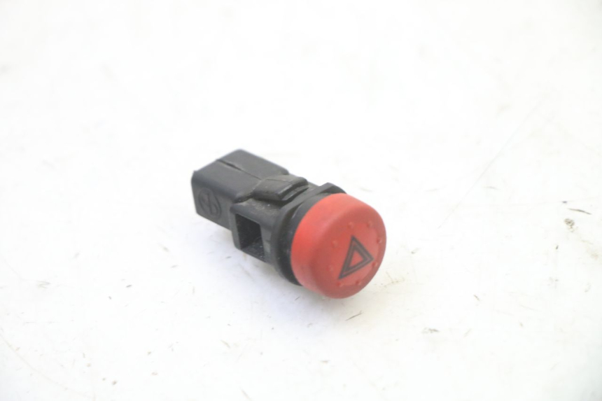 photo de COMMODO FEUX DETRESSE PIAGGIO X9 EVOLUTION 125 (2003 - 2007)