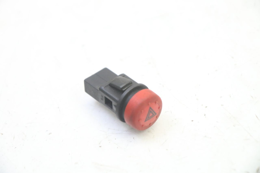 photo de COMMODO FEUX DETRESSE PIAGGIO X9 EVOLUTION 125 (2003 - 2007)