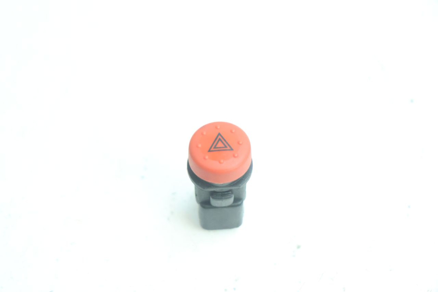 photo de COMMODO FEUX DETRESSE PIAGGIO X9 EVOLUTION 125 (2003 - 2007) - Vue principale