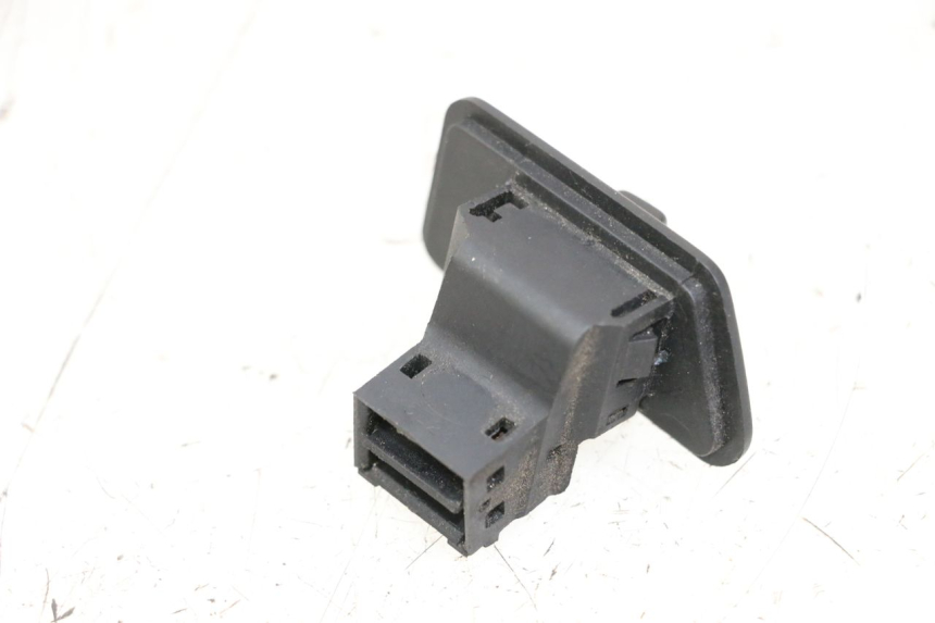 photo de COMMODO FEUX DE DETRESSE YAMAHA XMAX X-MAX 125 (2006 - 2009)