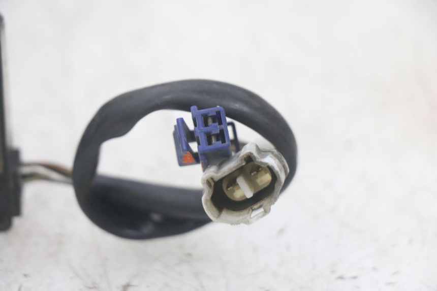 photo de COMMODO YAMAHA FJR ABS 1300 (2006 - 2012) - Gros plan technique