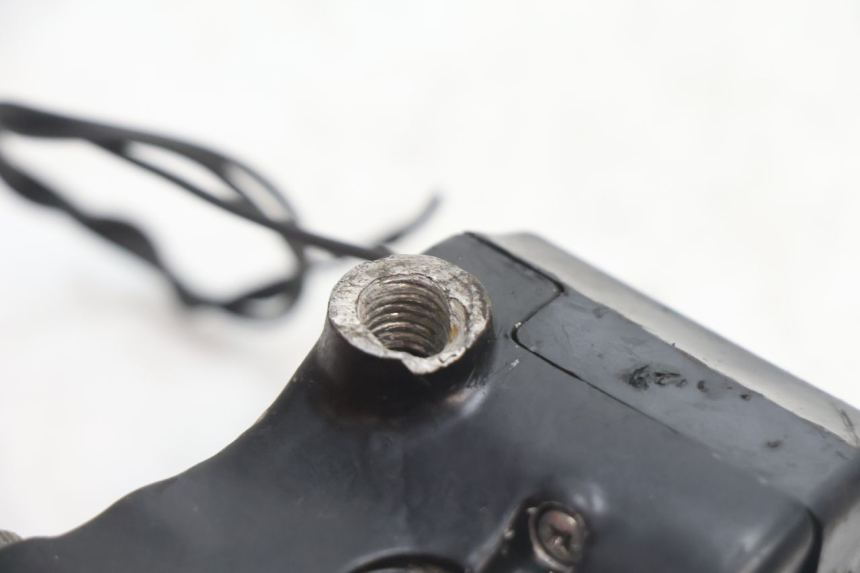 photo de COMMODO GAUCHE PEUGEOT 103 SPX CLIP 50 (1989 - 1992) - Gros plan technique