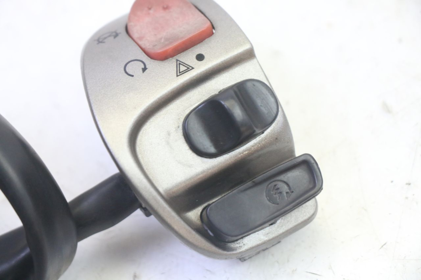 photo de COMMODO GAUCHE QUADRO 4 4D 350 (2015 - 2018)