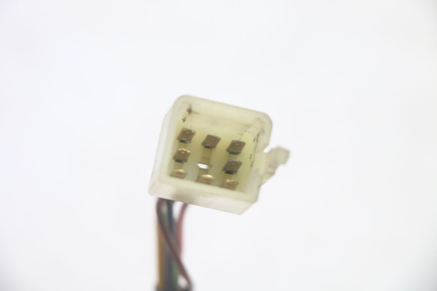 photo de COMMODO GAUCHE MBK BOOSTER SPIRIT 50 (2004 - 2017) - Points de fixation