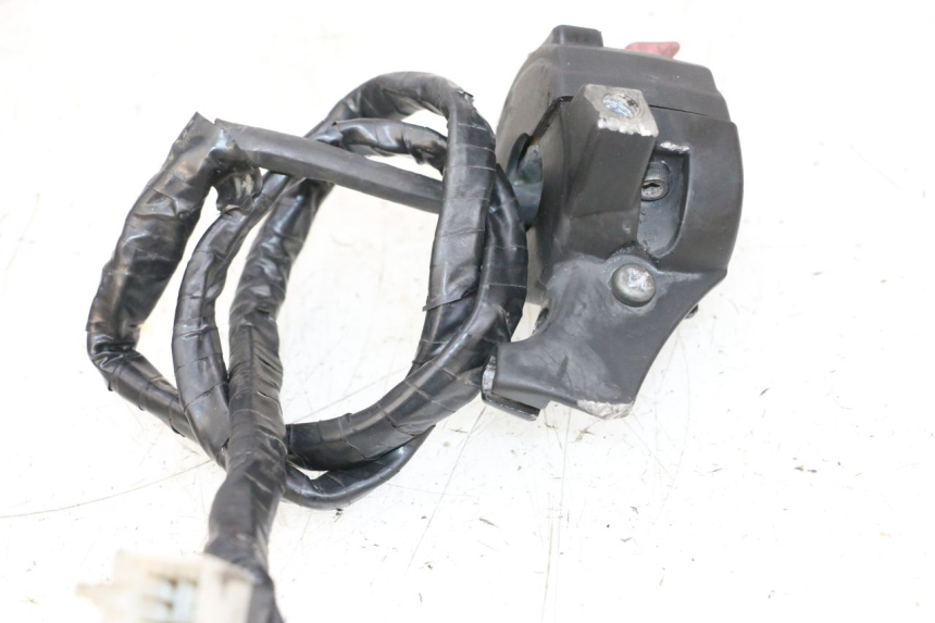 photo de COMMODO GAUCHE MBK BOOSTER SPIRIT NAKED 50 (2004 - 2017) - État de surface