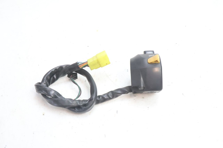 photo de COMMODO GAUCHE SUZUKI BURGMAN 125 (2007 - 2014) - Autre angle de vue