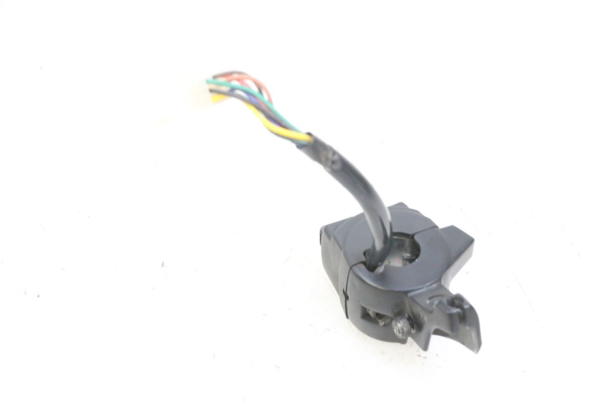 photo de COMMODO GAUCHE YAMAHA BW'S EASY 50 (2013 - 2016) - Points de fixation