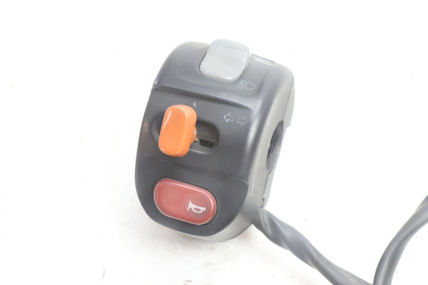 photo de COMMODO GAUCHE BMW C1 125 (2000 - 2003) - Détail de la pièce